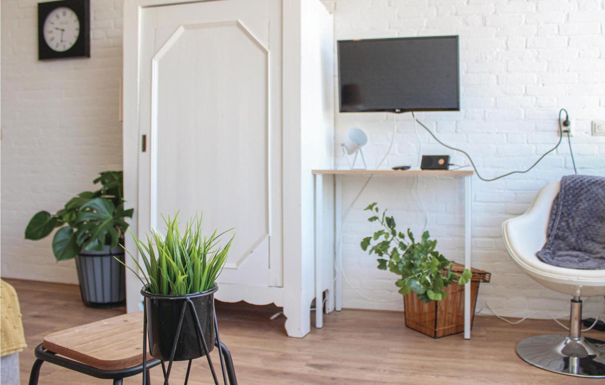 2 Bedroom Lovely Home In Bruinisse Extérieur photo